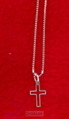 zilv. kruisje open fijn  met collier